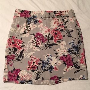 Ann Taylor LOFT mini skirt - sz 2